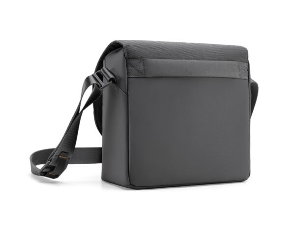 dji-mavic-3-classic-shoulder-bag-02-c-pia-7467gx8w3a